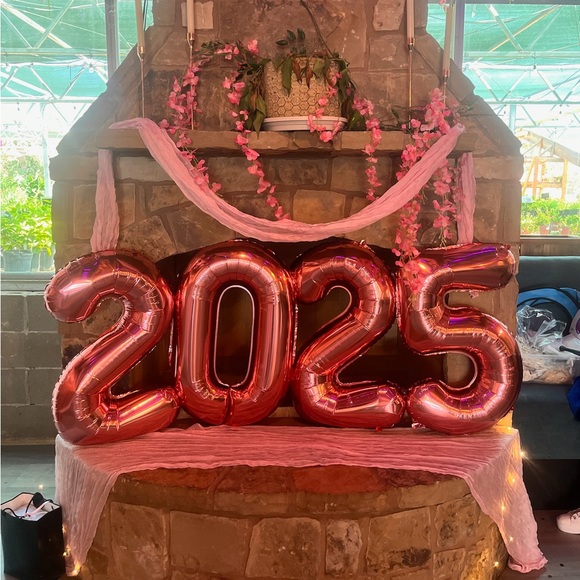 - 🩷 - Picture 1 of 1